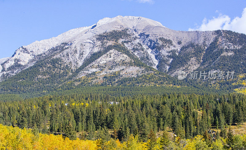 跌入群山