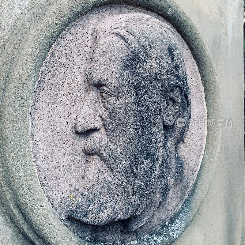赫尔曼·库尔兹墓上的浮雕肖像，德国诗人，1831-1873年
