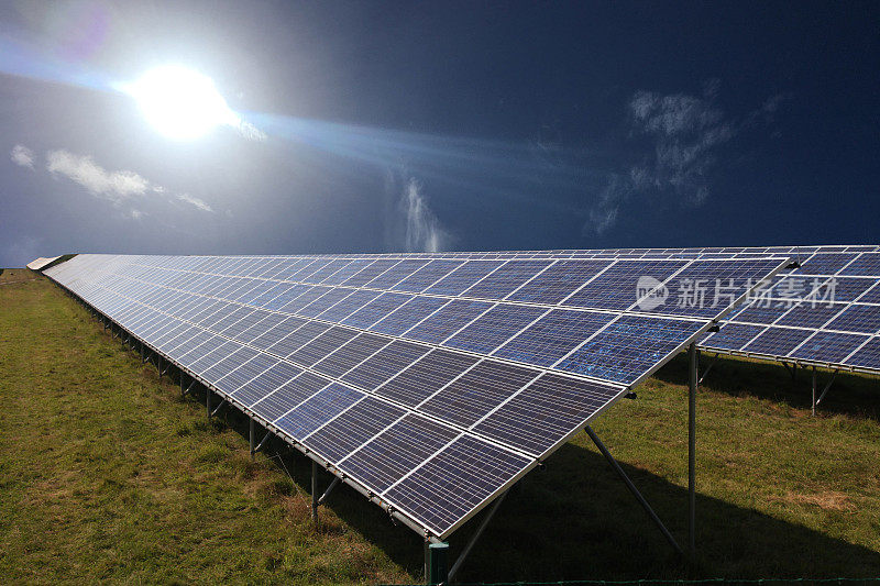 太阳能电池板是可再生能源和可持续资源