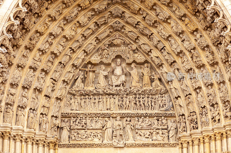 亚眠大教堂——位于法国的中世纪哥特式天主教长方形会堂