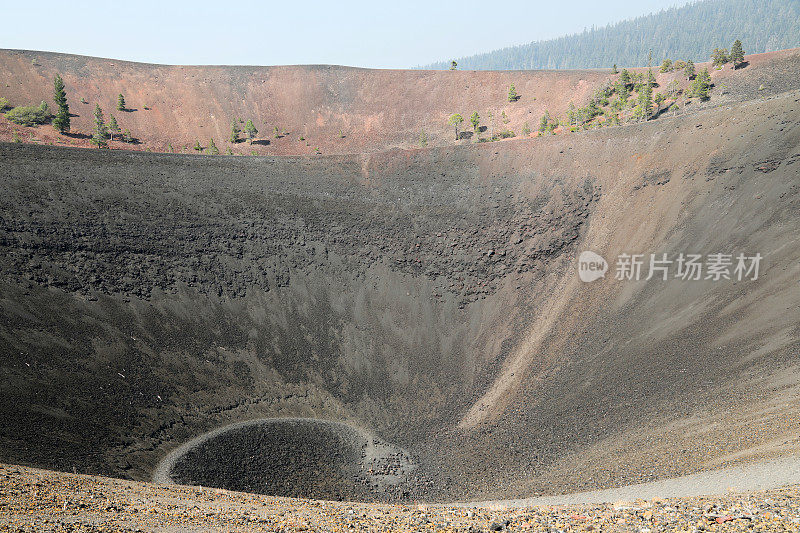 拉森火山国家公园的火山渣锥