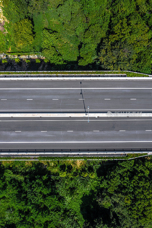 香港香园围公路的无人机照片