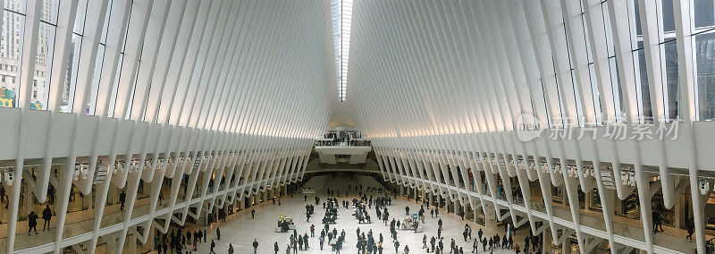 纽约奥核之眼地铁站和购物中心的建筑细节，由建筑师圣地亚哥卡拉特拉瓦设计