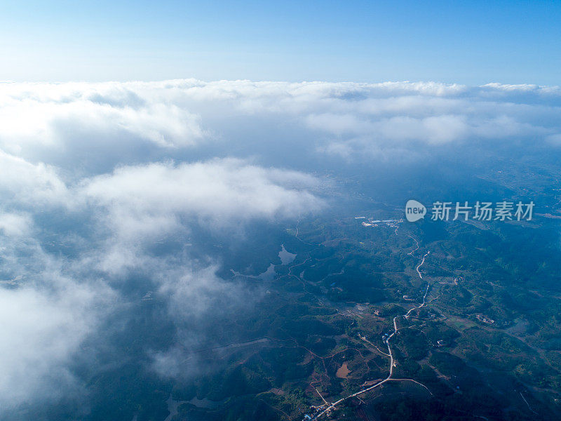 平流层上方的云海