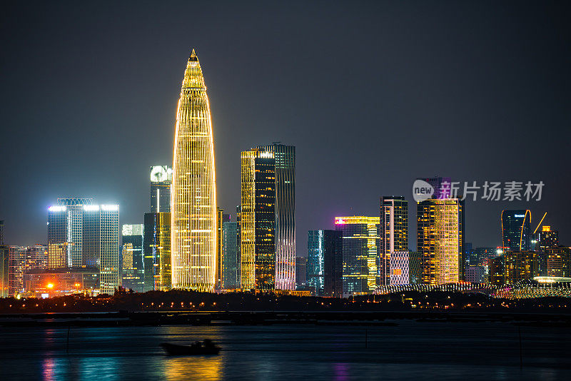 深圳福田区城市天际线夜景及水面倒影