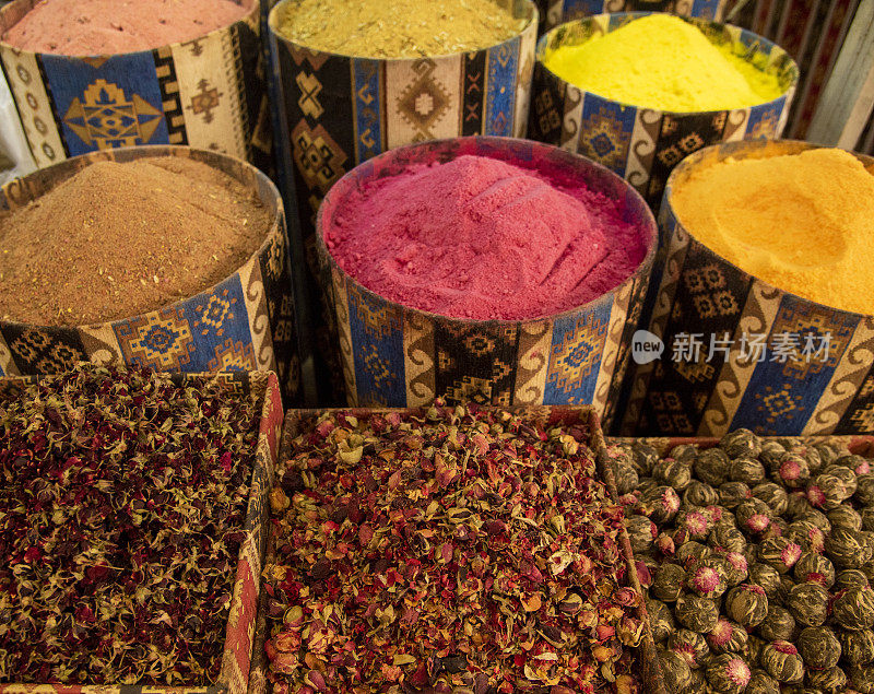 在土耳其安塔利亚Kaleiçi的集市上，Spice正在出售