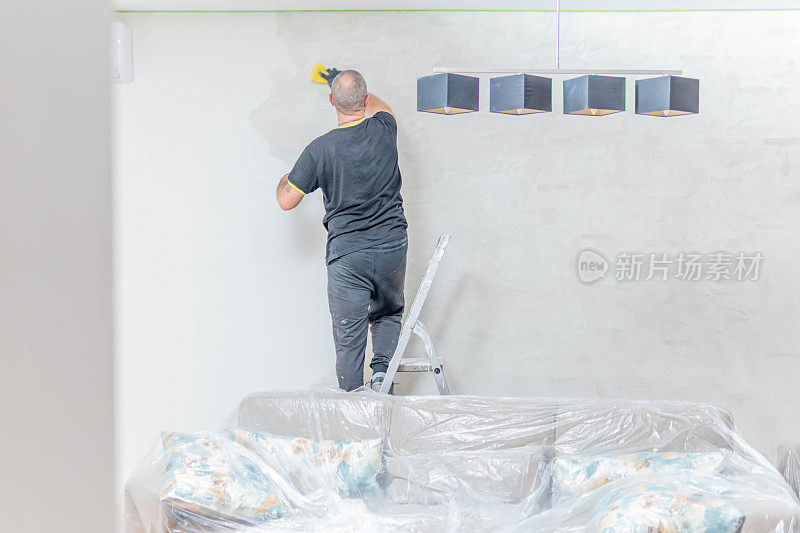 抹灰粉:抹灰粉或建筑砂，使墙壁光滑