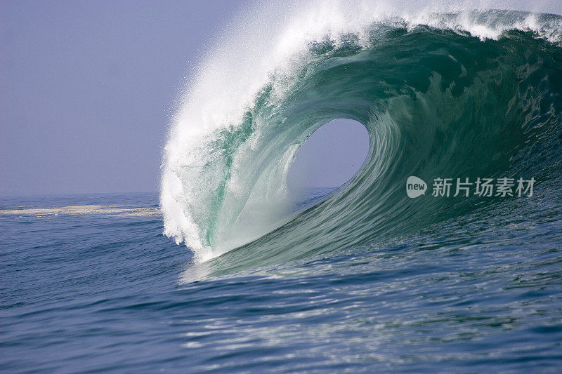 智利海洋中的波浪