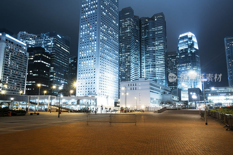 现代城市的夜景，香港