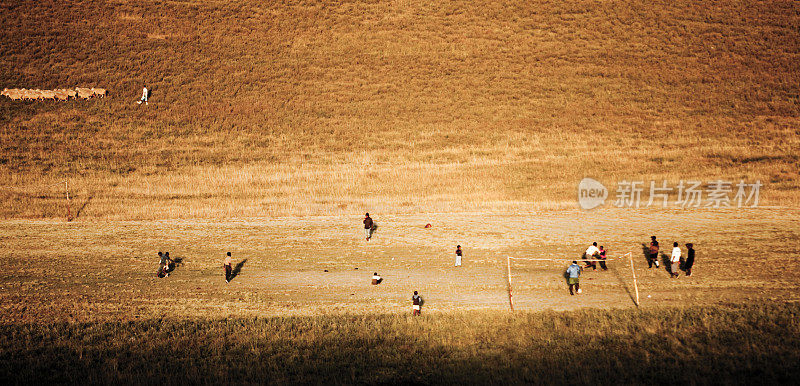 非洲孩子踢足球
