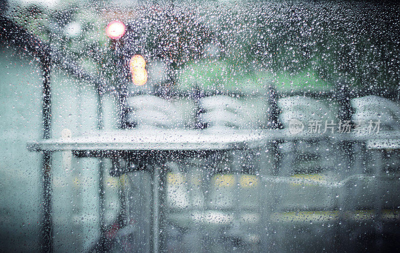 雨天的露台