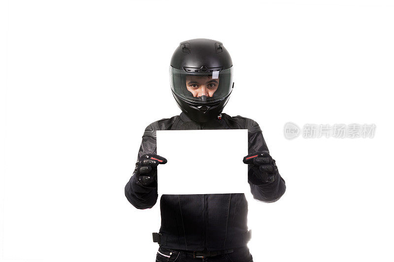 摩托车手与头盔隔离在白色