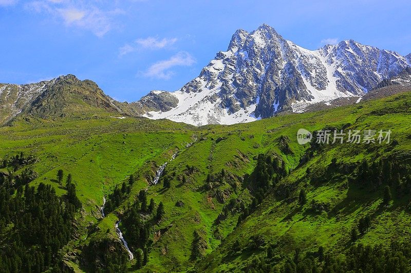 奥地利泰洛阿尔卑斯景观附近的因斯布鲁克，Kaunertal山路