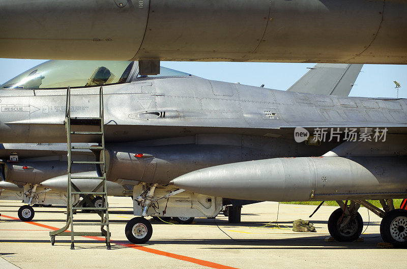 F-16系列停成一排