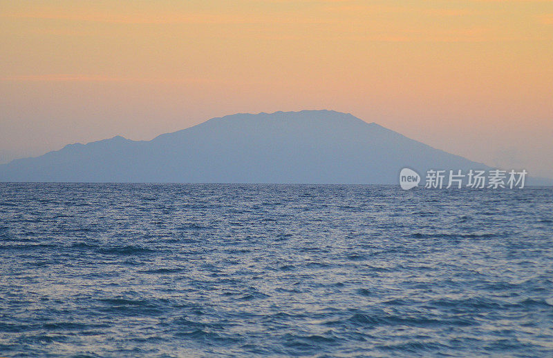 火山岛与海洋