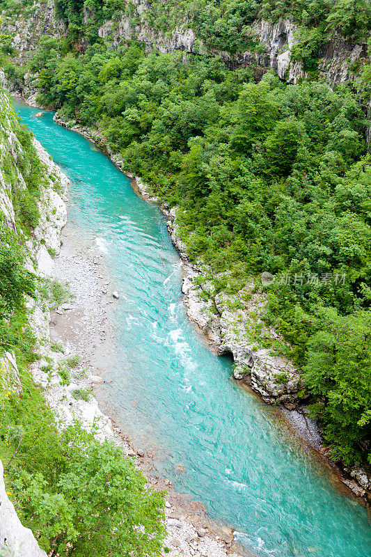 黑山的塔拉河峡谷