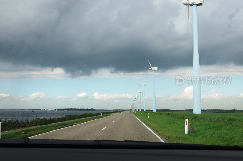 从农场公路上的涡轮机获得风能