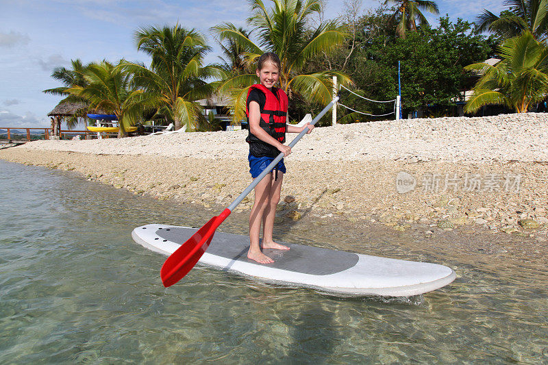 站立式桨滑板-瓦努阿图少女