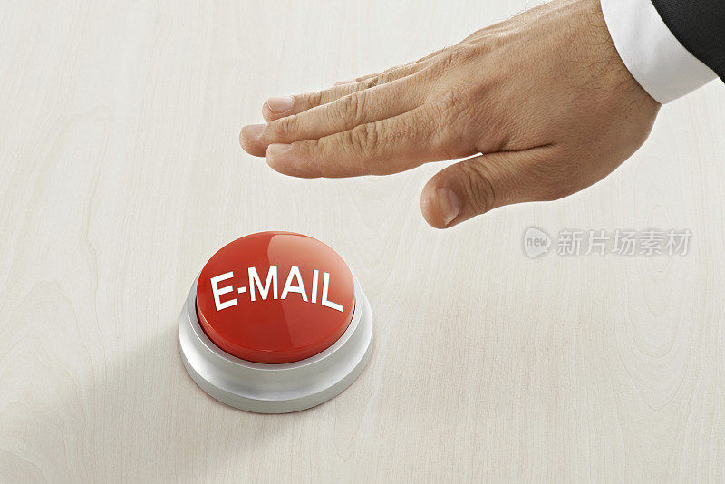 电子邮件按钮