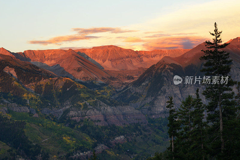 日落时分的圣胡安山脉