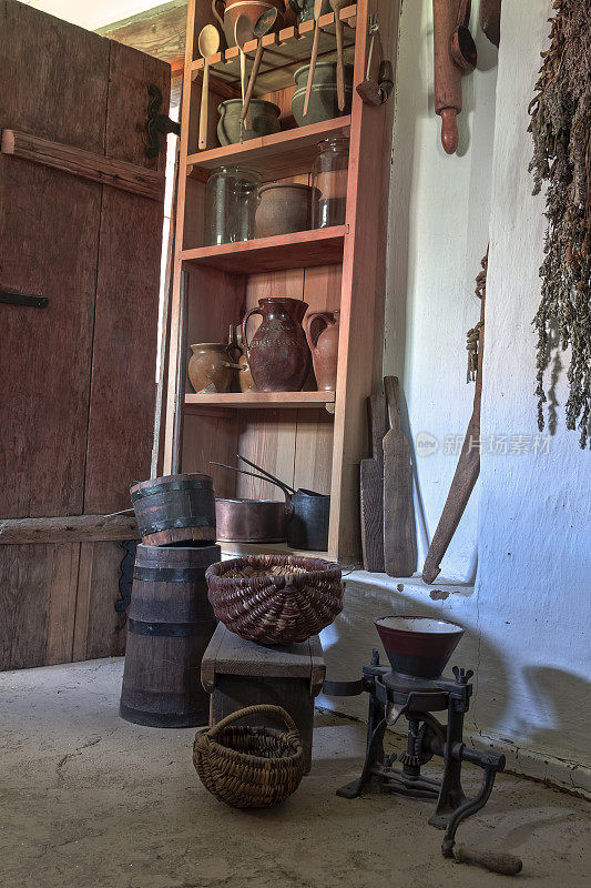 古老的乡村厨房内部