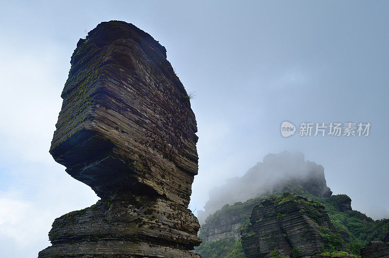 中国西南梵净山孤奇石峰