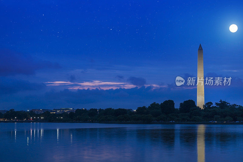 华盛顿特区纪念碑之夜繁星满月