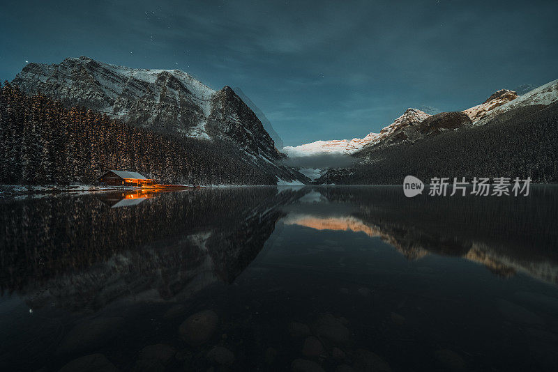 在露易丝湖的冬夜