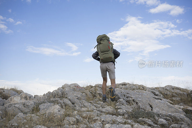 在山中旅行