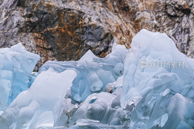 特蕾西·阿姆的南索耶冰川上的冰山细节