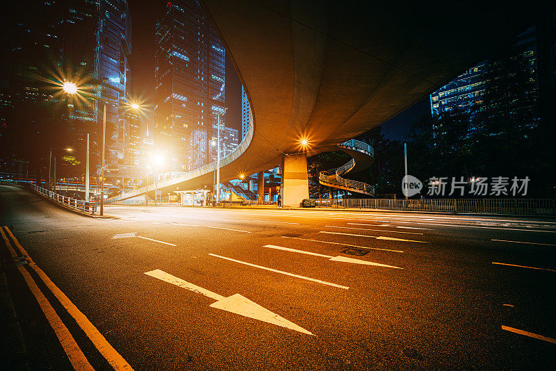 晚上的汽车路线，香港