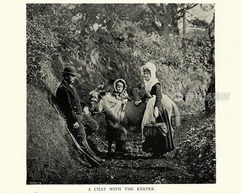 年轻女子在和猎场看守人交谈，乡村小路，孩子和驴，维多利亚时代的照片