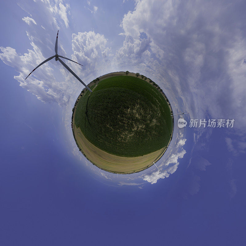 带有风力发电涡轮机的乡村景观(360度全景)