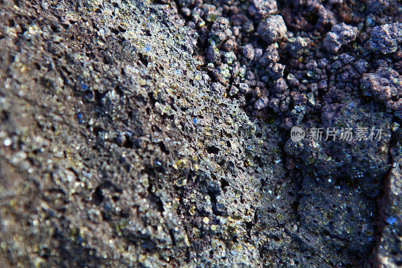 留尼汪岛熔岩流中的橄榄
