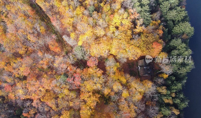 私人湖边小屋