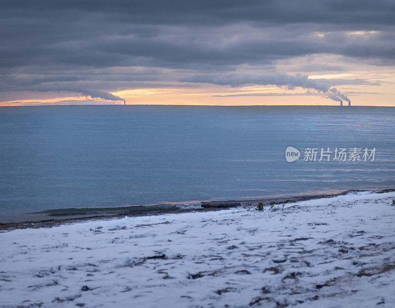 冬天的伊利湖——从安大略湖看的景色