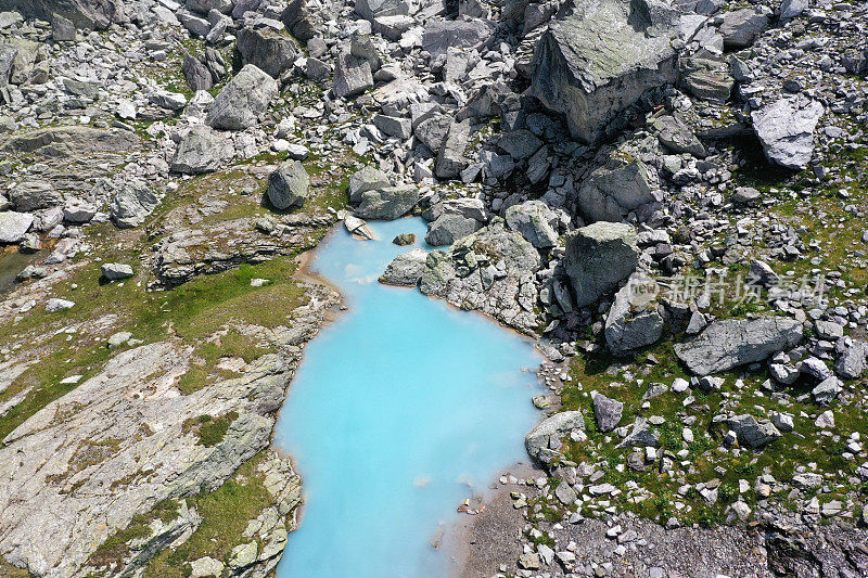 美丽的小山湖