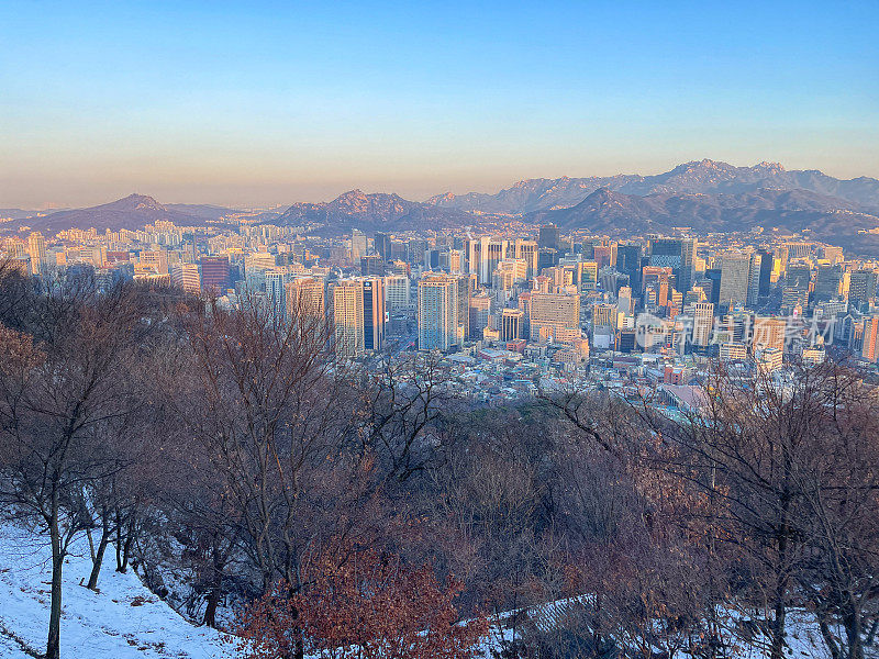 韩国首尔的冬日早晨