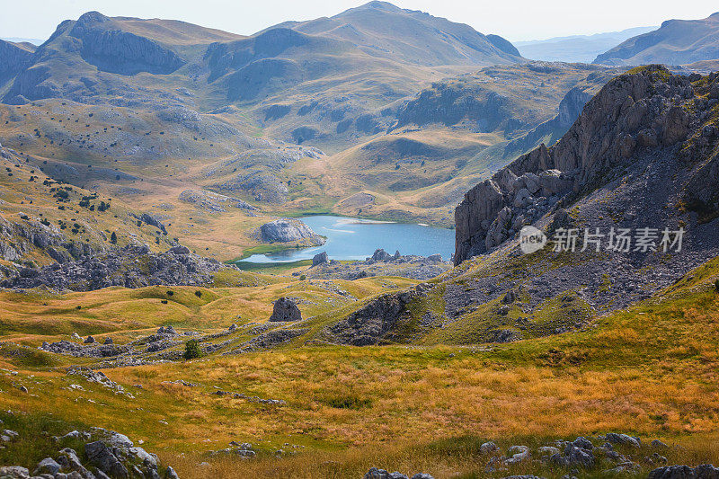 夏季的高山景观