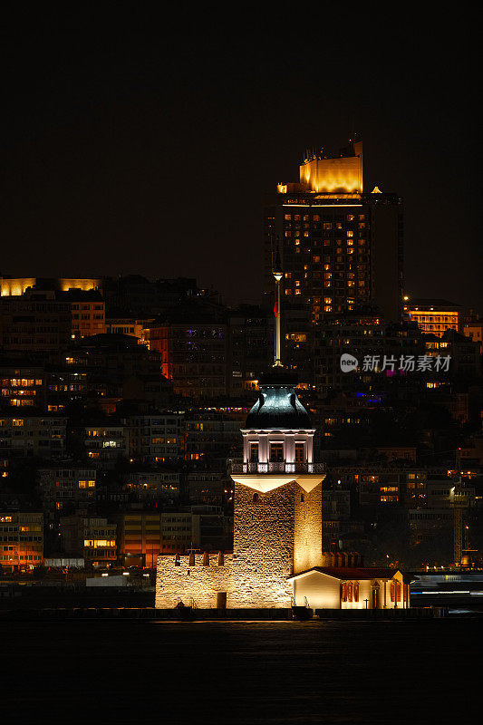 少女塔与伊斯坦布尔的夜景