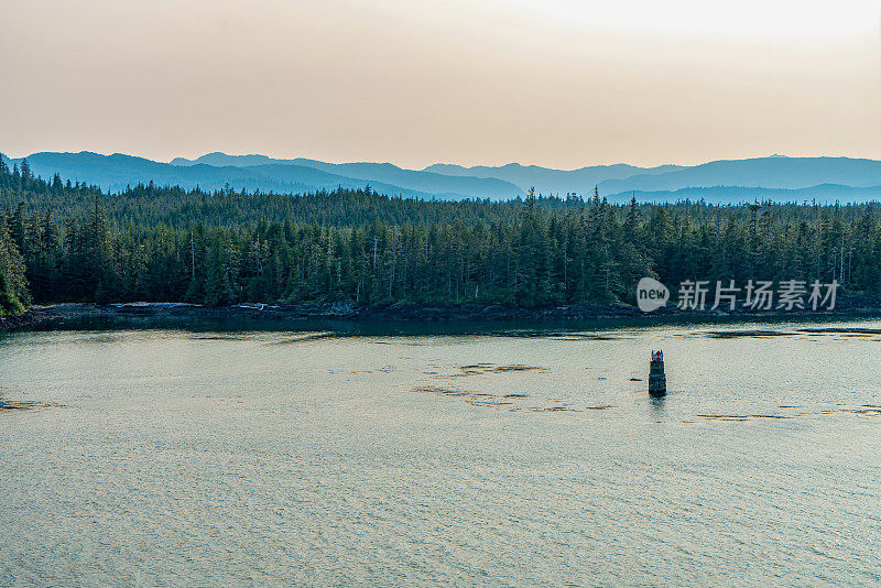 巡航视图从凯奇坎到朱诺，阿拉斯加，美国