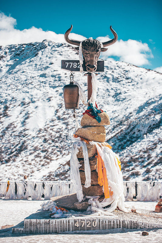 南恰巴瓦，海拔4720的地标，位于中国西藏喜马拉雅山脉和宁琴桑格拉山脉的交汇处