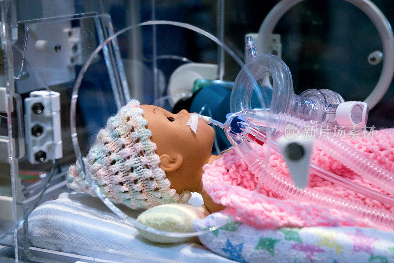 急救早产儿呼吸人体模型的救护车展示