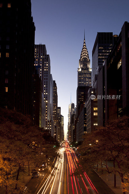 从都铎城曼哈顿第42街的黄昏视图