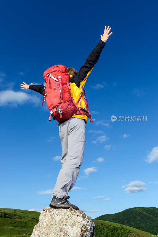 登山者在上面