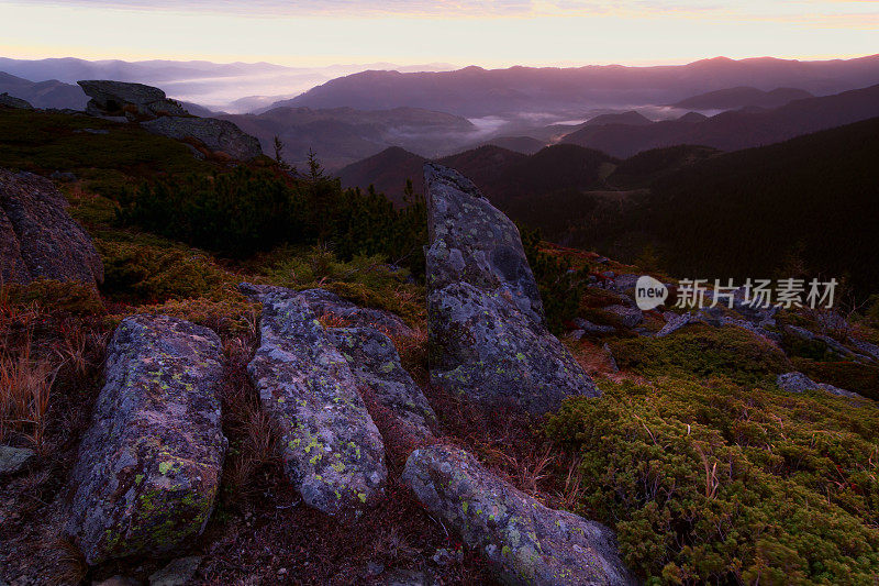 在喀尔巴阡山日出