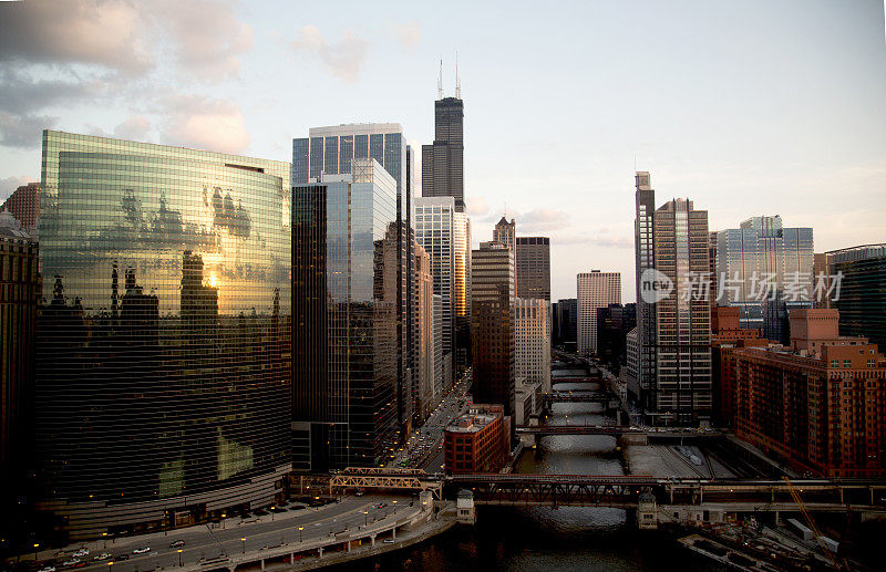 芝加哥商业区的日落