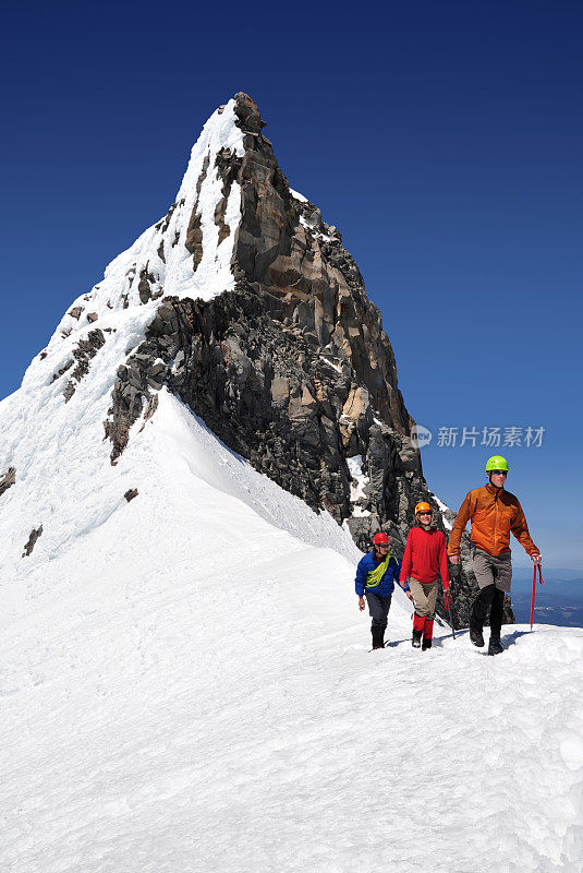 三个登山者