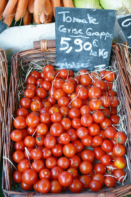 市场上的番茄