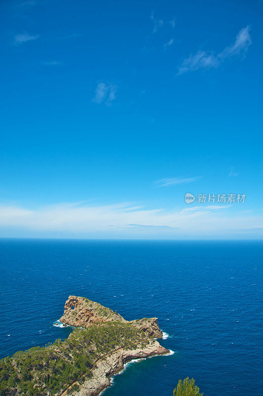 在马略卡岛的海滩上